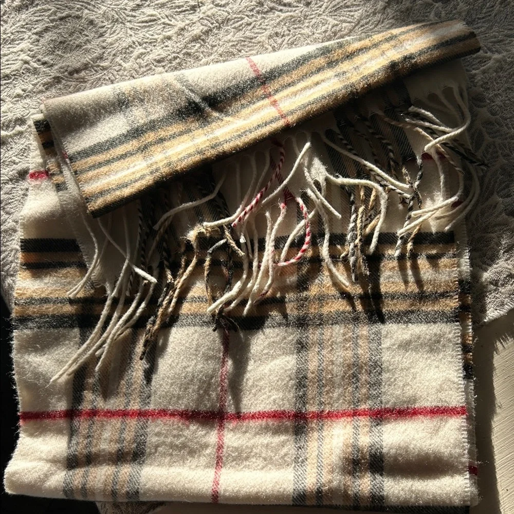 Preston & York 100% acrylic, Germany winter scarf tan/black/red